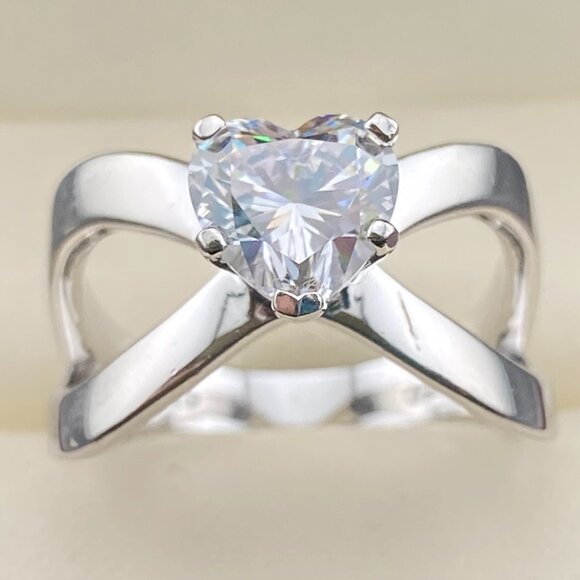 UTC 925 Sterling Silver Heart Shaped CZ, Love & Romance Ring Size 8 - 5.7 Gm. - Picture 2 of 15